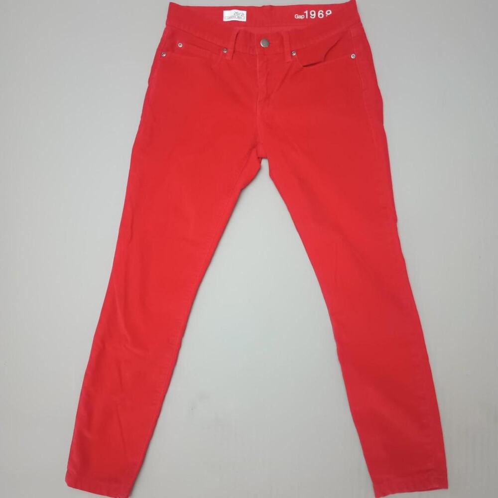Gap 1969 Red Corduroy Pants in size 26/2